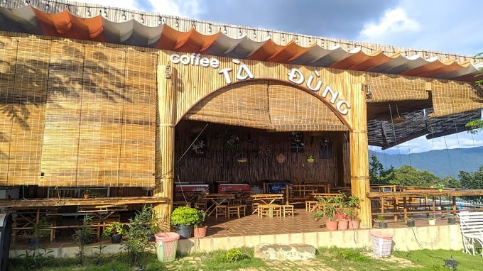 Khám phá Hồ Tà Đùng - Vịnh Hạ Long của Tây Nguyên 7 Quán Coffee tại khu du lịch Tà Đùng