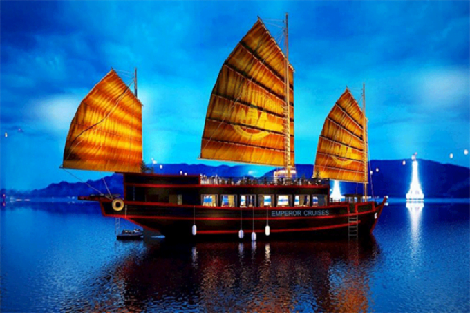 Du thuyền Emperor Cruises trên vịnh Nha Trang nhận giải thưởng TripAdvisor 2020