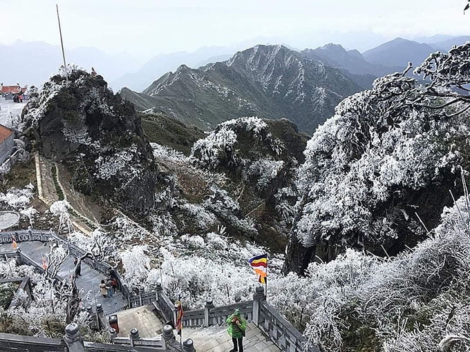 Lễ hội mùa đông Fansipan ở Sa Pa năm nay có gì? 2 Lễ hội mùa đông Fansipan năm 2020 có chủ đề "Thiên đường tuyết rơi"