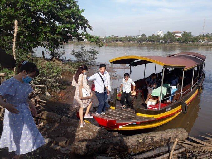 Tour khám phá sông nước bến tre 1 ngày 2 Du thuyền trên sông khám phá thành phố Bến Tre