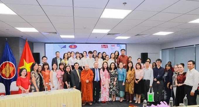Bến Tre Tham Gia Tọa Đàm Khoa Học Quốc Tế "Nâng Cao Quyền Lực Của Phụ Nữ Đô Thị Trong Kỷ Nguyên Số" 2 Các thành viên tham dự tọa đàm Khoa học quốc tế chủ đề Nâng cao quyền lực của phụ nữ đô thị trong kỷ nguyên số