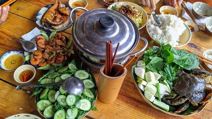 Khám phá Homestay Cồn Bà Tư tại Bình Đại - Bến Tre 10 Thưởng thức ẩm thực đặc trưng vùng sông nước ven biển Bình Đại