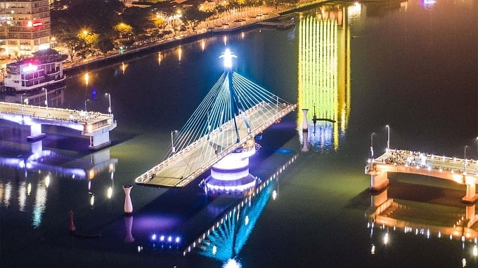 Cầu Sông Hàn- niềm tự hào của người dân Đà Nẵng