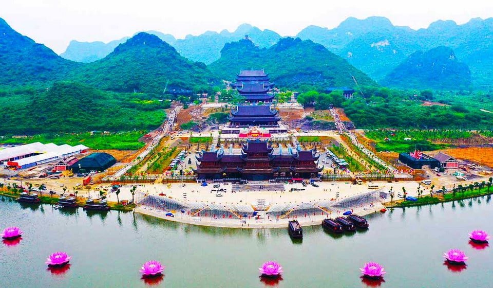 Khám phá Chùa Tam Chúc – Ngôi chùa lớn nhất thế giới tại Hà Nam