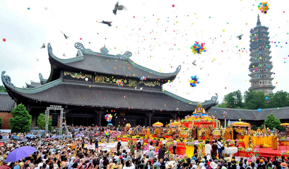 Lễ hội chùa Bái Đính ở Vùng đất Cố đô Hoa Lư Ninh Bình