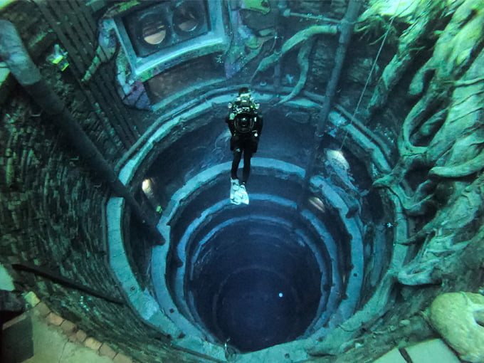Deep Dive Dubai - Hồ bơi nhân tạo sâu nhất thế giới được Guinness ghi nhận vào ngày 27.6.2021