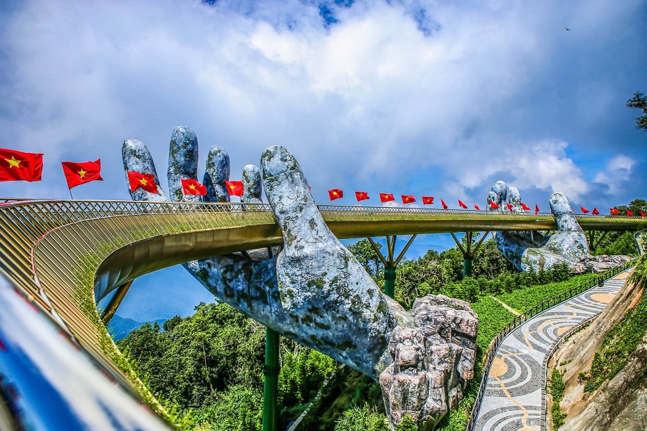 Cầu Vàng Đà Nẵng lọt vào Top 10 cây cầu biểu tượng nhất thế giới