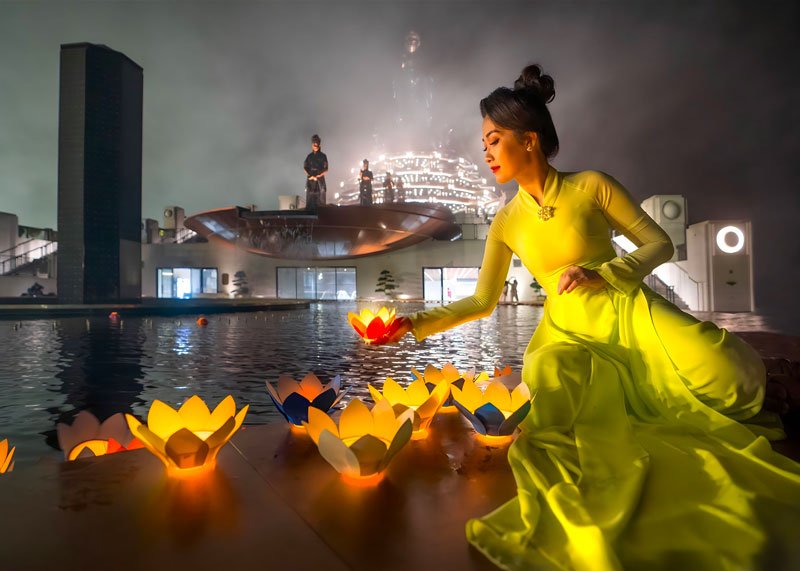 Lễ Vía Bà Linh Sơn Thánh Mẫu 2024 (Lễ Vía Bà) sẽ diễn ra trên Núi Bà Đen từ ngày 8/6 - 11/6 2 Lễ dâng hoa đăng tại tượng Phật núi Bà Đen Tây Ninh được tổ chức thường xuyên để kỷ niệm những ngày lễ lớn trong năm